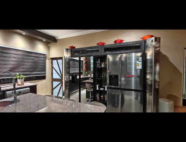 4 BEDROOM HOUSE FOR SALE IN THE REEDS